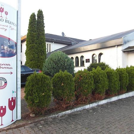Castello Bianco Hotel Wadern Exterior foto