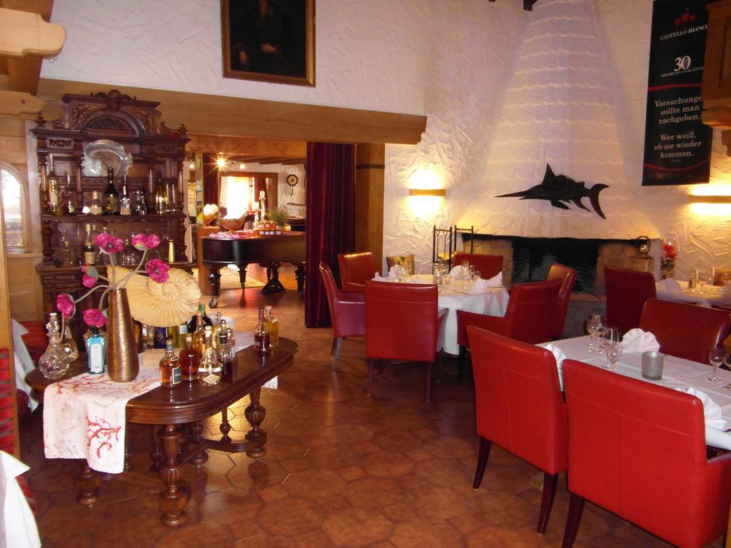 Castello Bianco Hotel Wadern Exterior foto