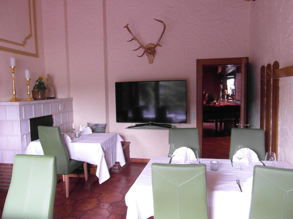 Castello Bianco Hotel Wadern Exterior foto