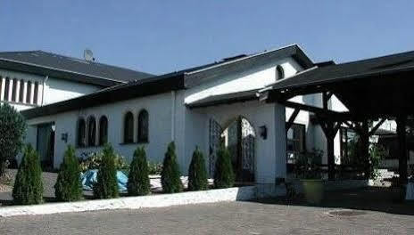 Castello Bianco Hotel Wadern Exterior foto